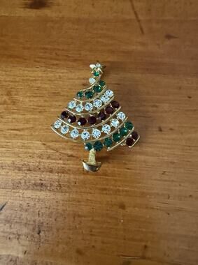 Vintage Christmas Tree Brooch Red Green Clear Rhinestone Gold Tone Holiday Pin